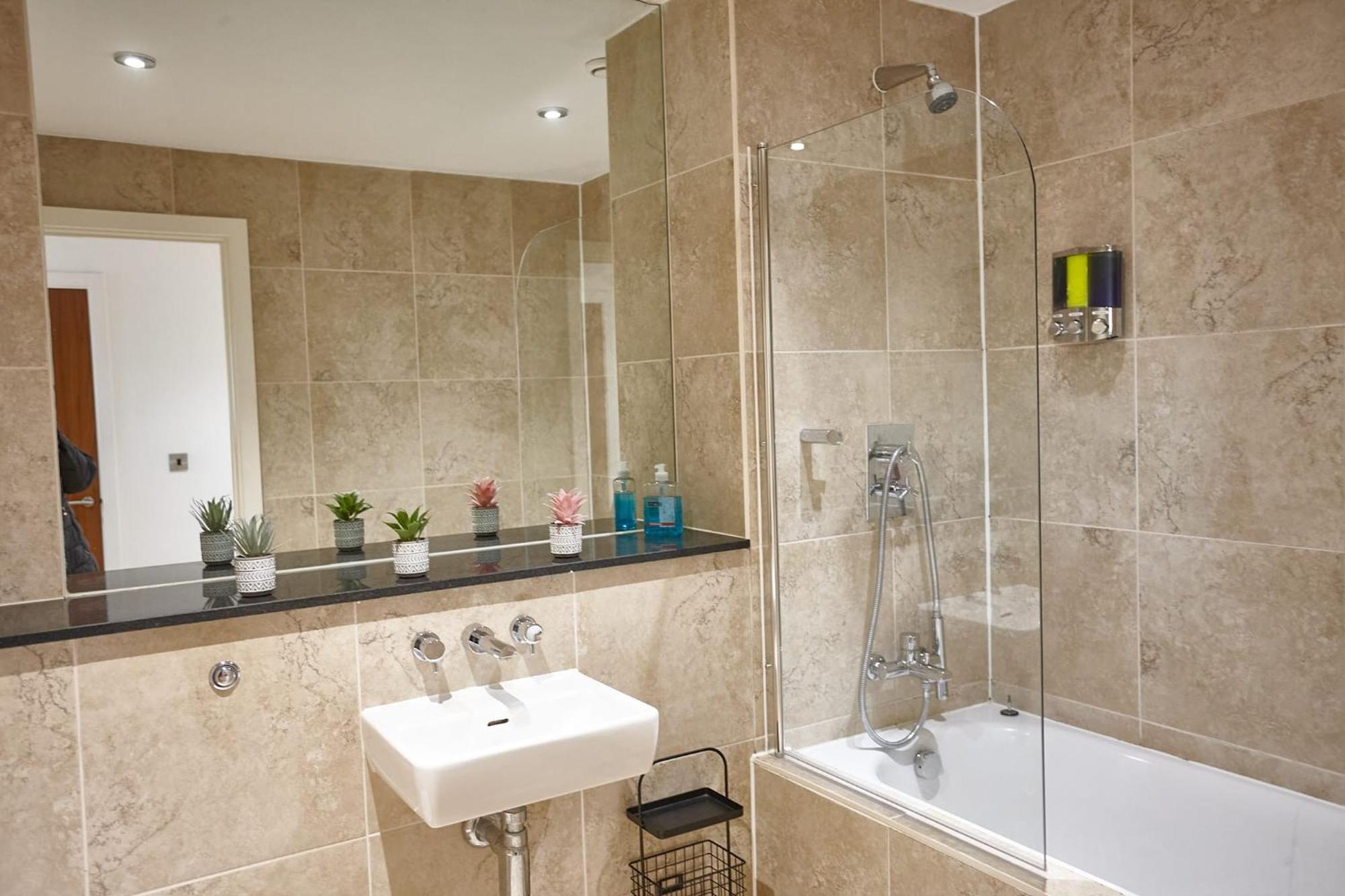 The Topaz Suite Manchester Bagian luar foto